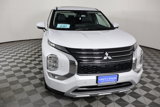 New 2025 Mitsubishi Outlander SE image 3