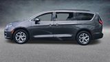 Certified 2022 Chrysler Pacifica Limited image 3