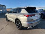 Used 2022 Mitsubishi Outlander SE image 3