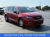 New 2026 Chrysler Pacifica Select image 2