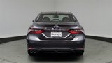 Used 2022 Toyota Camry SE image 6