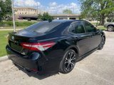Used 2019 Toyota Camry SE image 2