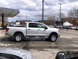 Used 2018 Nissan Titan SV w/ SV Convenience Package image 4