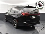 New 2025 Chrysler Pacifica Limited image 4