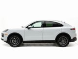 Certified 2024 Porsche Cayenne Coupe image 2