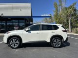 Used 2023 Nissan Rogue SV image 3
