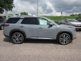 New 2025 Nissan Pathfinder Platinum image 2