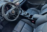 Used 2025 Porsche Macan image 4