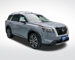 New 2025 Nissan Pathfinder Platinum image 3