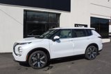 New 2025 Mitsubishi Outlander SE image 2