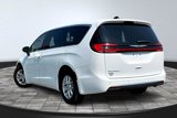 Used 2023 Chrysler Pacifica Touring-L image 2