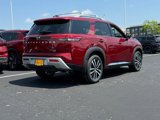 New 2025 Nissan Pathfinder Platinum image 3