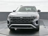 New 2025 Volkswagen Atlas Peak Edition SE image 2