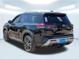 New 2025 Nissan Pathfinder Platinum image 4