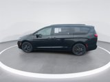 Used 2024 Chrysler Pacifica Premium image 5