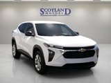 Used 2025 Chevrolet Trax LS image 4
