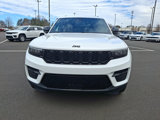 Used 2024 Jeep Grand Cherokee Altitude image 2
