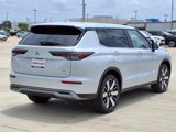 New 2025 Mitsubishi Outlander SE image 4
