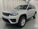 Used 2025 Jeep Grand Cherokee Laredo image 4