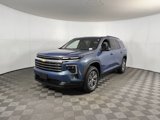 Used 2025 Chevrolet Traverse LT image 3