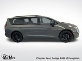 New 2025 Chrysler Pacifica Limited w/ Trailer Tow Group image 3