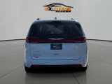Used 2022 Chrysler Pacifica Touring-L image 6