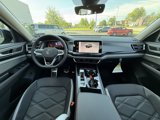 New 2025 Volkswagen Atlas Peak Edition SE image 3