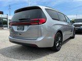 Used 2021 Chrysler Pacifica Touring-L w/ Uconnect Theater Family Group image 3