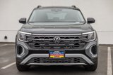New 2026 Volkswagen Atlas Peak Edition image 2