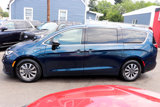 Used 2024 Chrysler Pacifica Limited image 2