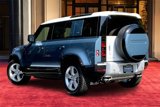 New 2024 Land Rover Defender 110 SE image 2