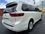 Used 2017 Toyota Sienna XLE image 3