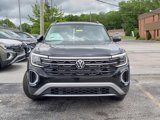 New 2025 Volkswagen Atlas Peak Edition SE image 2