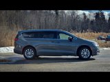 New 2025 Chrysler Pacifica Select image 3