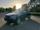 Used 2014 Volkswagen Touareg Sport image 3