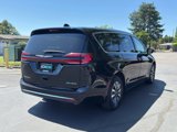 Used 2024 Chrysler Pacifica Limited image 6