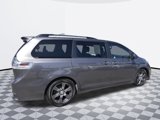 Used 2017 Toyota Sienna SE Premium image 4