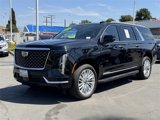 Used 2025 Cadillac Escalade ESV Premium Luxury image 3