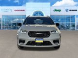New 2025 Chrysler Pacifica Limited image 3