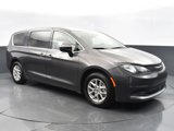 Used 2023 Chrysler Voyager LX image 3
