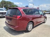 Used 2023 Chrysler Pacifica Touring-L image 5