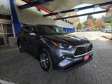 Used 2023 Toyota Highlander XLE image 3