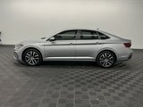 Used 2025 Volkswagen Jetta SE image 2