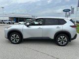 Used 2023 Nissan Rogue SV image 2