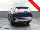 New 2025 Nissan Pathfinder Platinum image 4