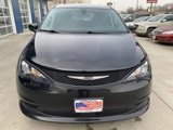 Used 2022 Chrysler Voyager LX image 3