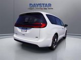 New 2026 Chrysler Pacifica Select image 4