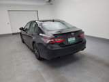 Used 2022 Toyota Camry SE image 5