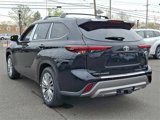 New 2025 Toyota Highlander Platinum image 3