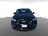 Used 2024 Chrysler Pacifica Touring-L image 4